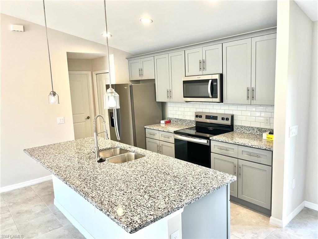 2538 Nw 24th Pl Property Photo 3
