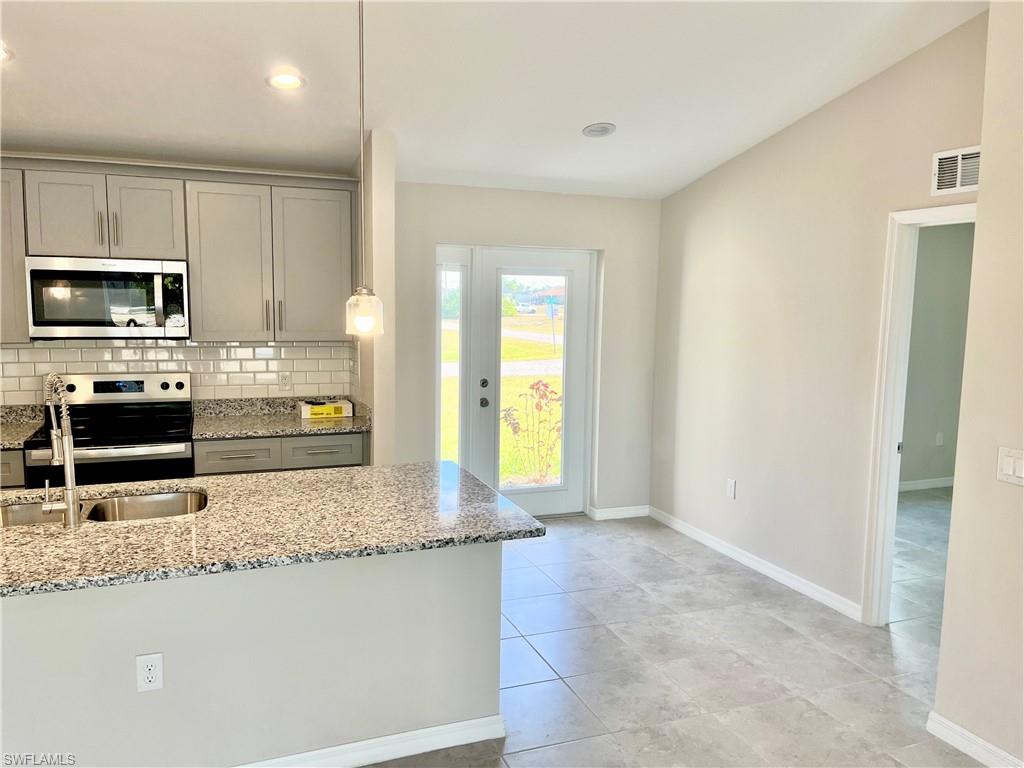 2538 Nw 24th Pl Property Photo 6