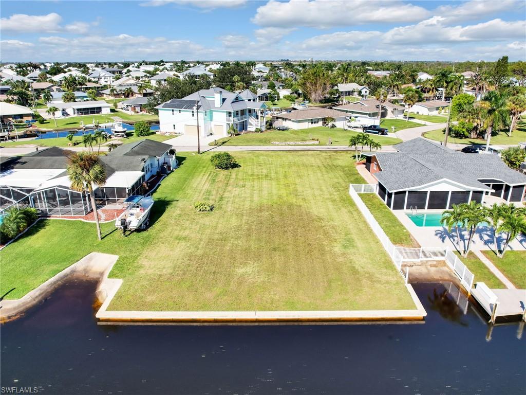 6131 Island Park Ct Property Photo 4