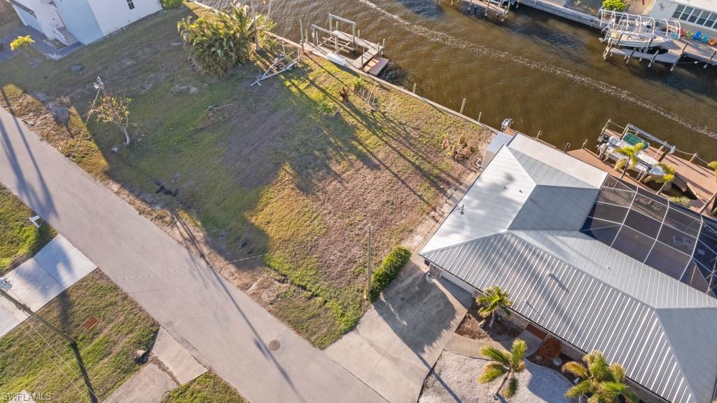 2656 Clyde St Property Photo 8
