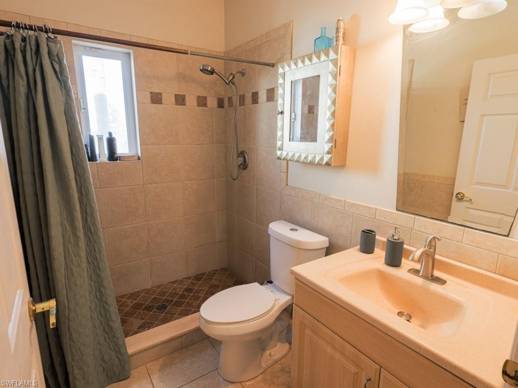 945 San Carlos Dr Property Photo 27