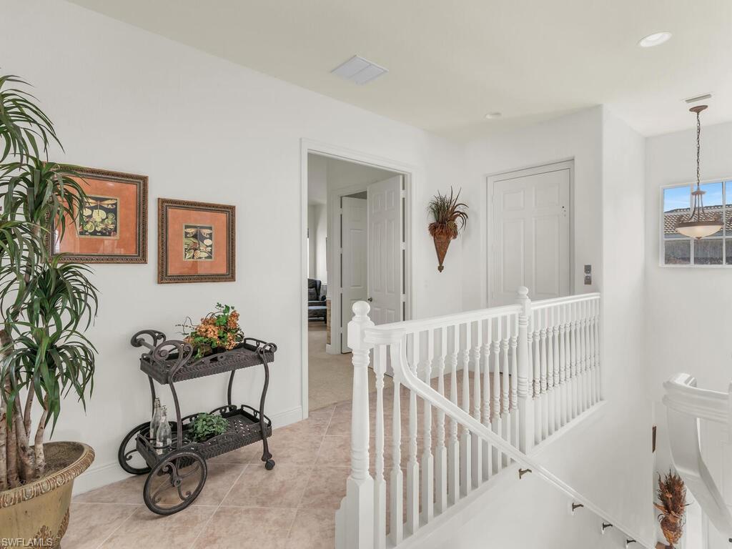 7869 Hawthorne Dr # 303 Property Photo 7