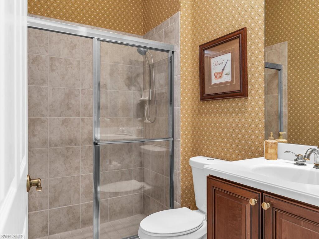 7869 Hawthorne Dr # 303 Property Photo 11