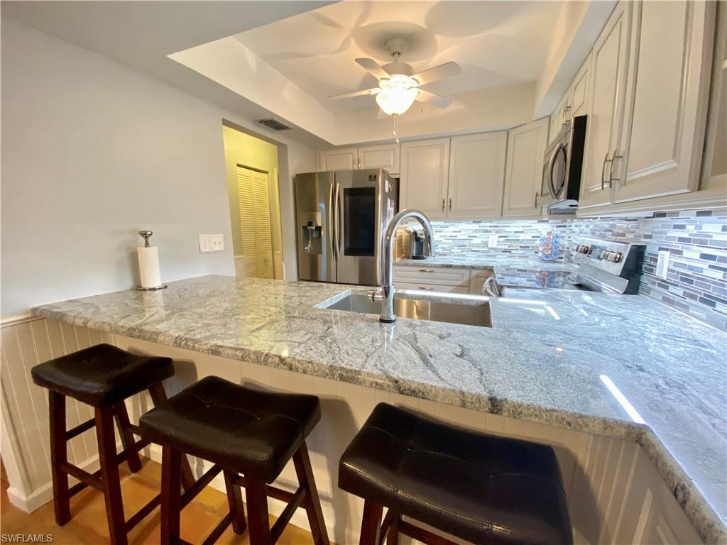 5751 Foxlake Dr # H Property Photo 6