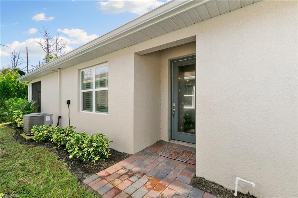 1208 Enbrook Loop Property Photo 2