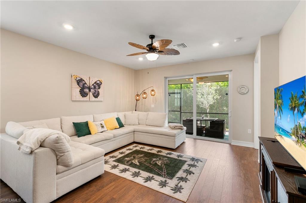 1208 Enbrook Loop Property Photo 3