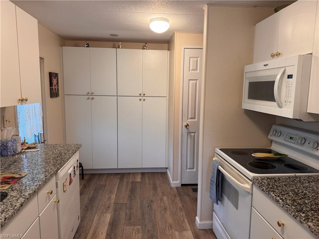 269 Shoreland Dr Property Photo 9