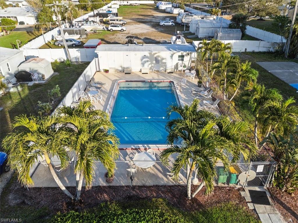 455 Cape Florida Way Property Photo 11