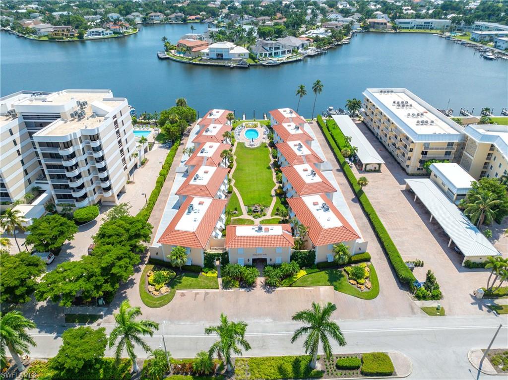 3070 Gulf Shore Blvd N # 201 Property Photo 2