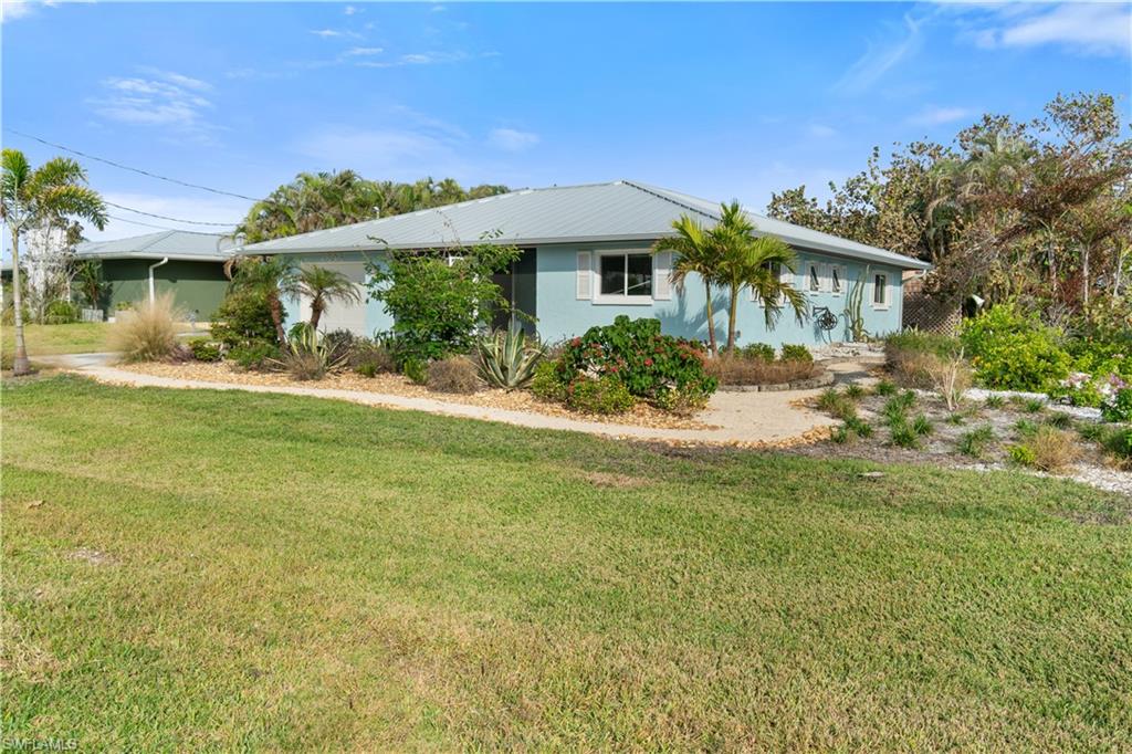 4896 Esplanade St Property Photo 6