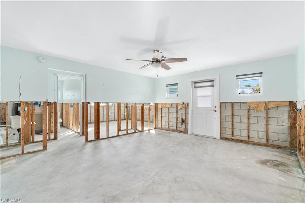 4896 Esplanade St Property Photo 11