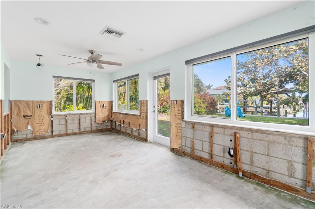 4896 Esplanade St Property Photo 17