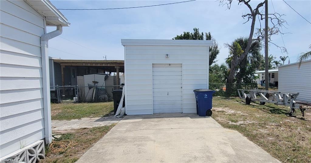 4875 Flamingo Dr Property Photo 4