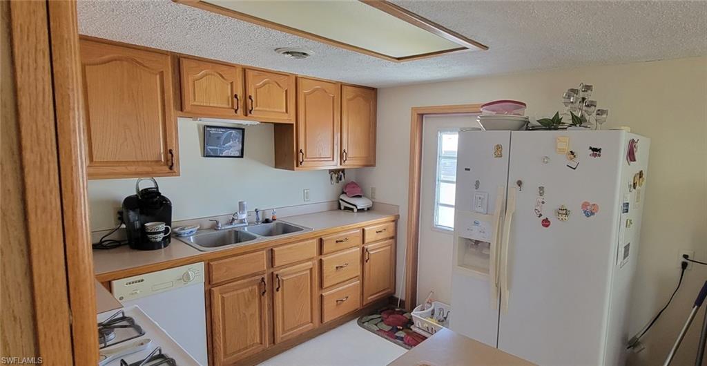 4875 Flamingo Dr Property Photo 8