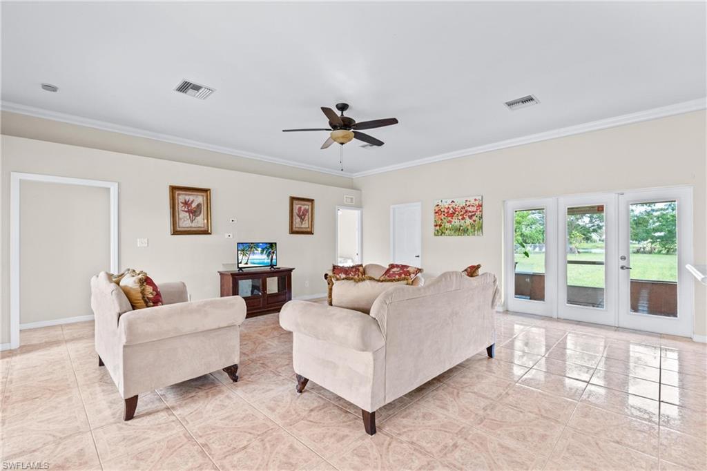 907 Sawgrass St Property Photo 40