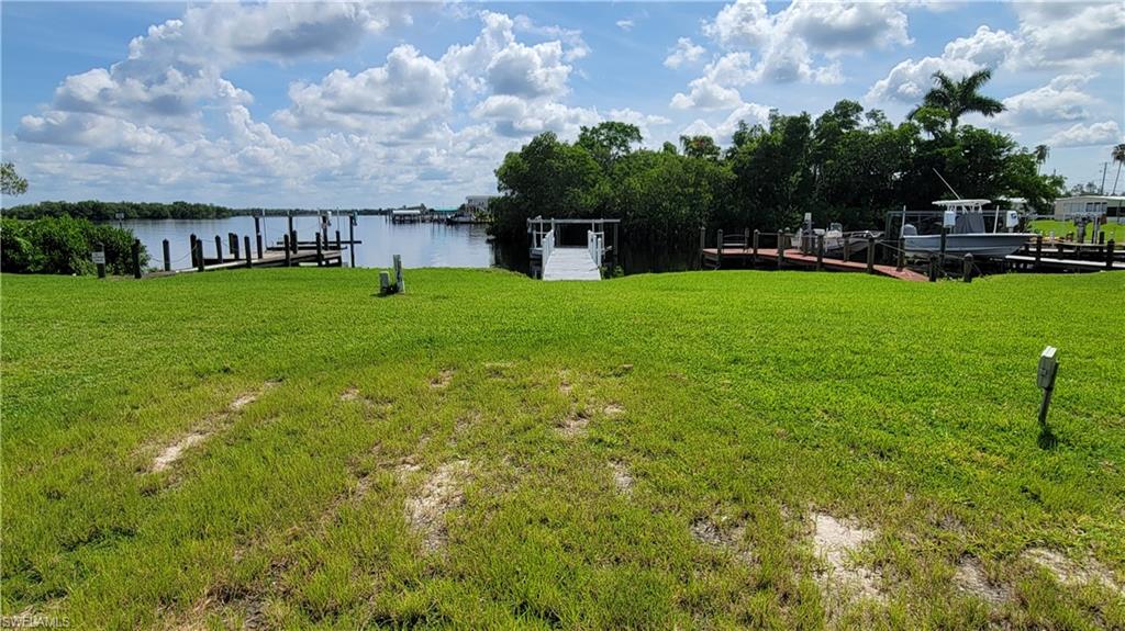 324 Shoreland DR Property Photo 1