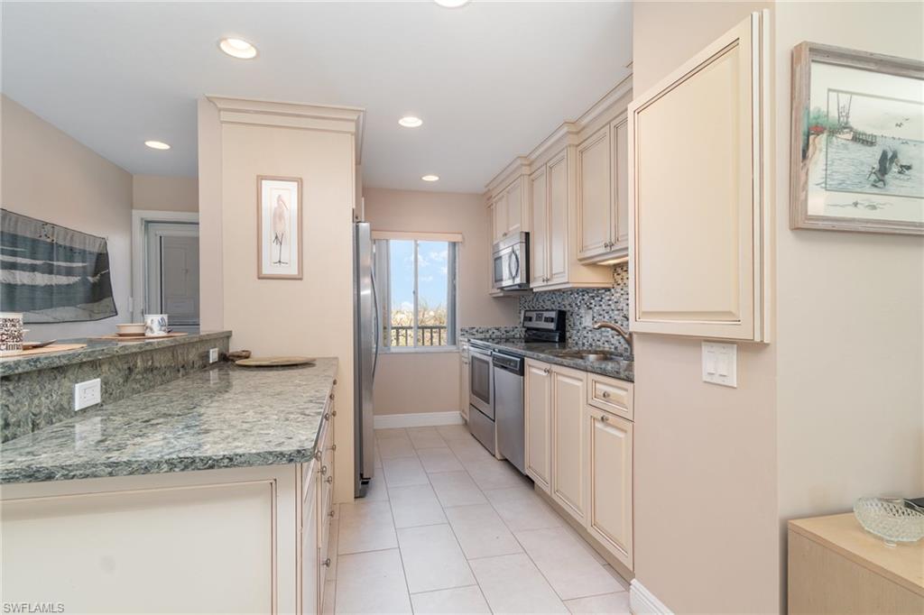 7400 Estero Blvd # 315 Property Photo 15