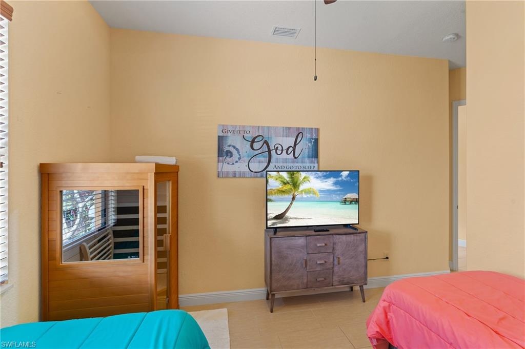 2108 Sw 38th Ter Property Photo 29