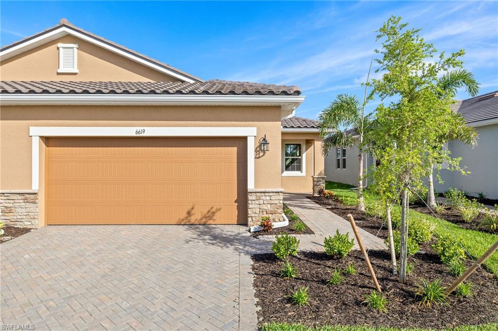 6619 Upward Spring Pl Property Photo 2