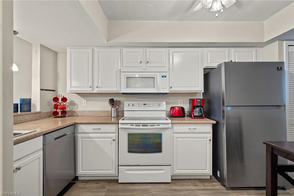 11921 Seabreeze Cove Ln # 107 Property Photo 12