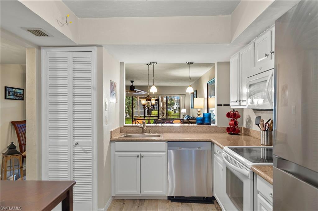 11921 Seabreeze Cove Ln # 107 Property Photo 13
