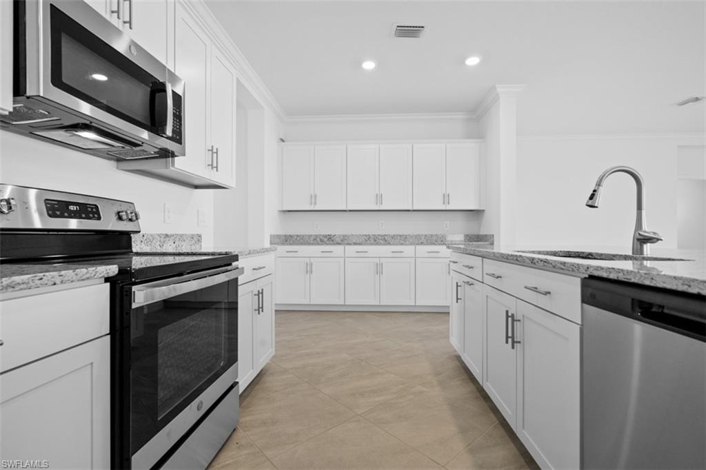 4373 Lemongrass Dr Property Photo 8