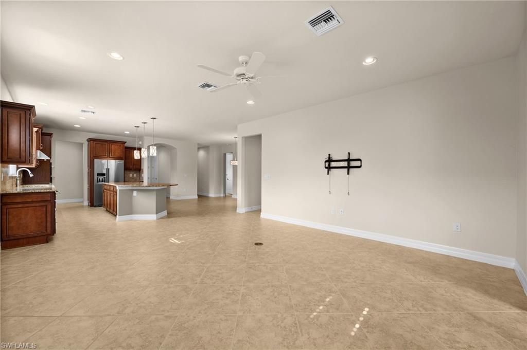 14650 Laguna Dr Property Photo 12