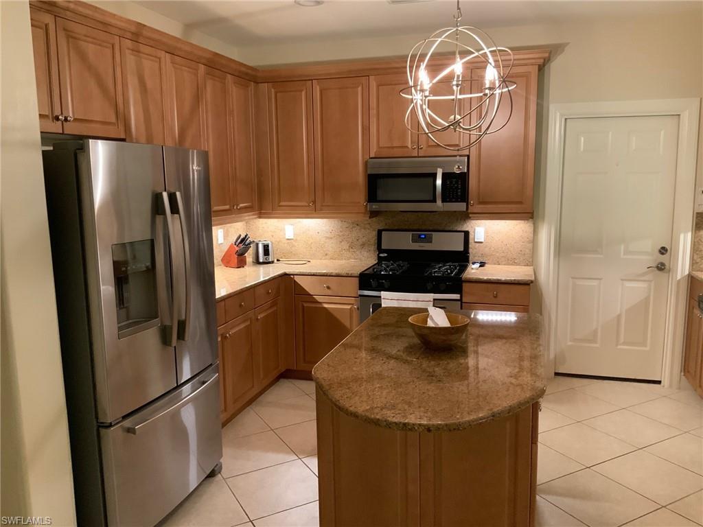 2817 Tiburon Blvd E # 101 Property Photo 5