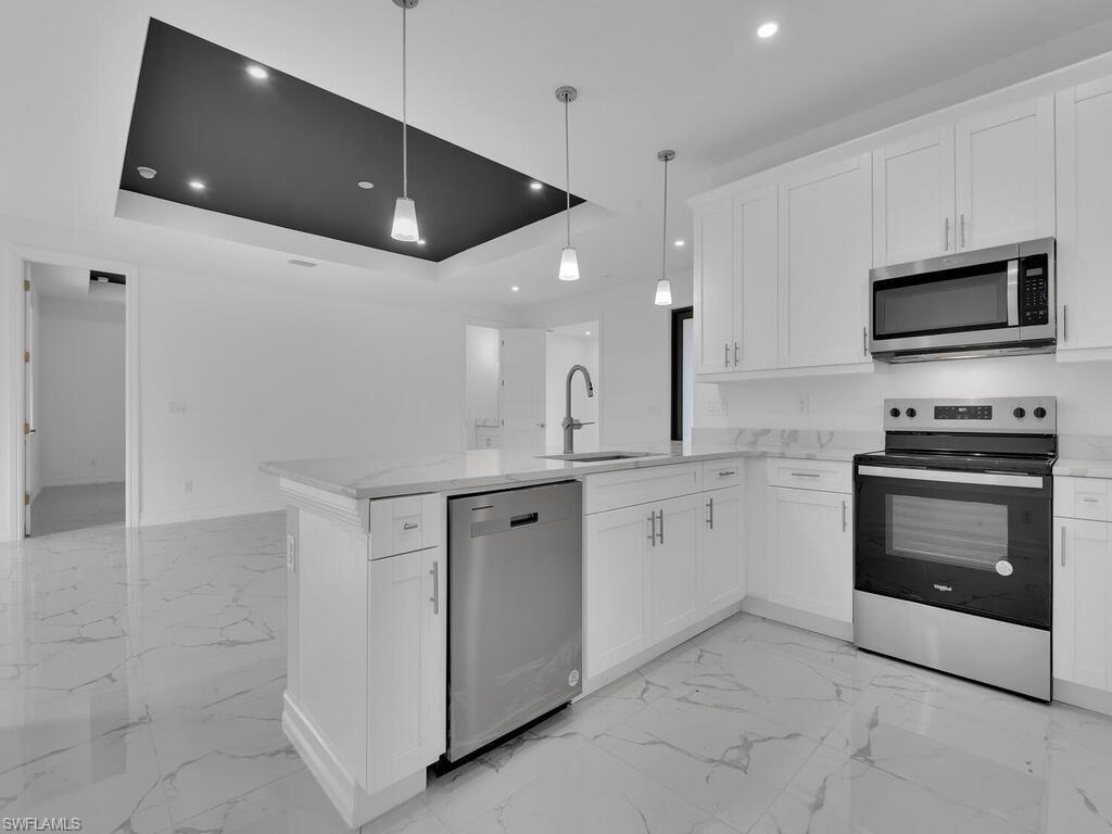 2507 49th St W Property Photo 6