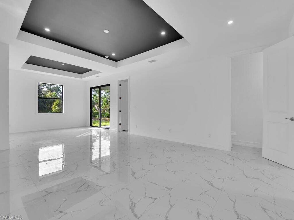 2507 49th St W Property Photo 11