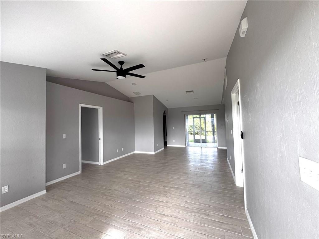 219 Portia St Property Photo 8