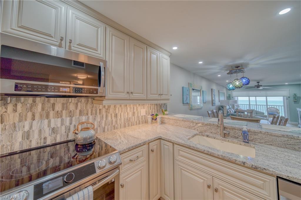 26000 Hickory Blvd # 303 Property Photo 17