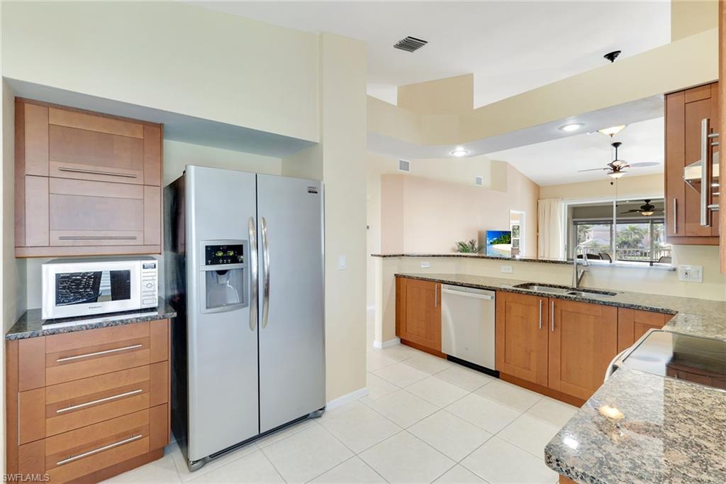 752 Wiggins Lake Dr # 202 Property Photo 9