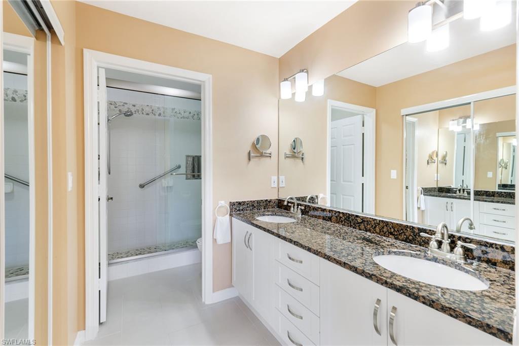 752 Wiggins Lake Dr # 202 Property Photo 14
