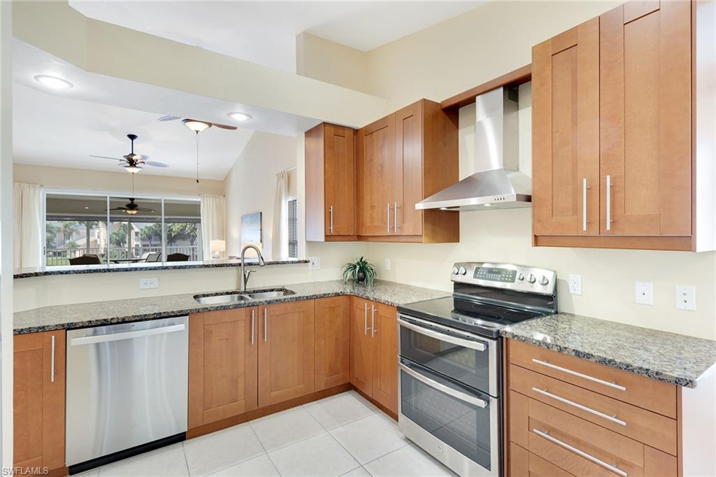 752 Wiggins Lake Dr # 202 Property Photo 17
