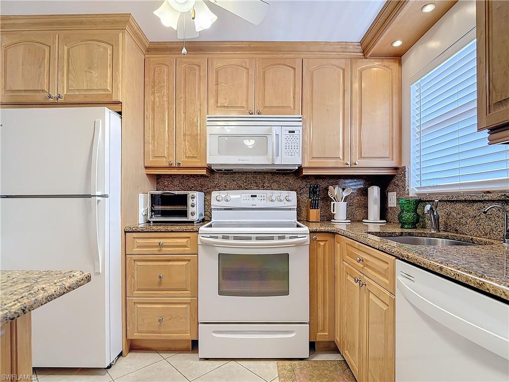 170 Turtle Lake Ct # 211 Property Photo 2