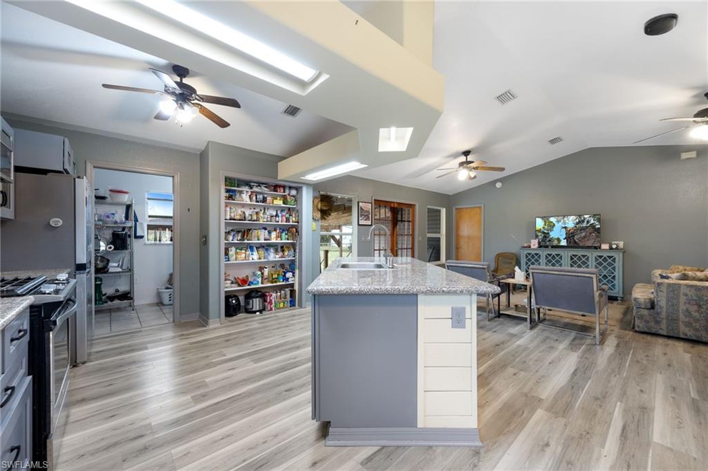 2915 Ortona Locks Rd Property Photo 15