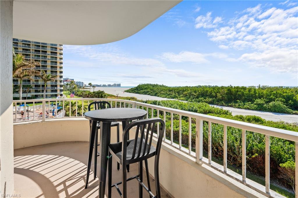440 Seaview Ct # 311 Property Photo 1