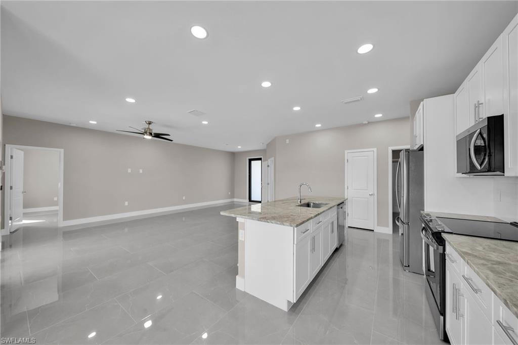 1245 Nw 35th Pl Property Photo 6