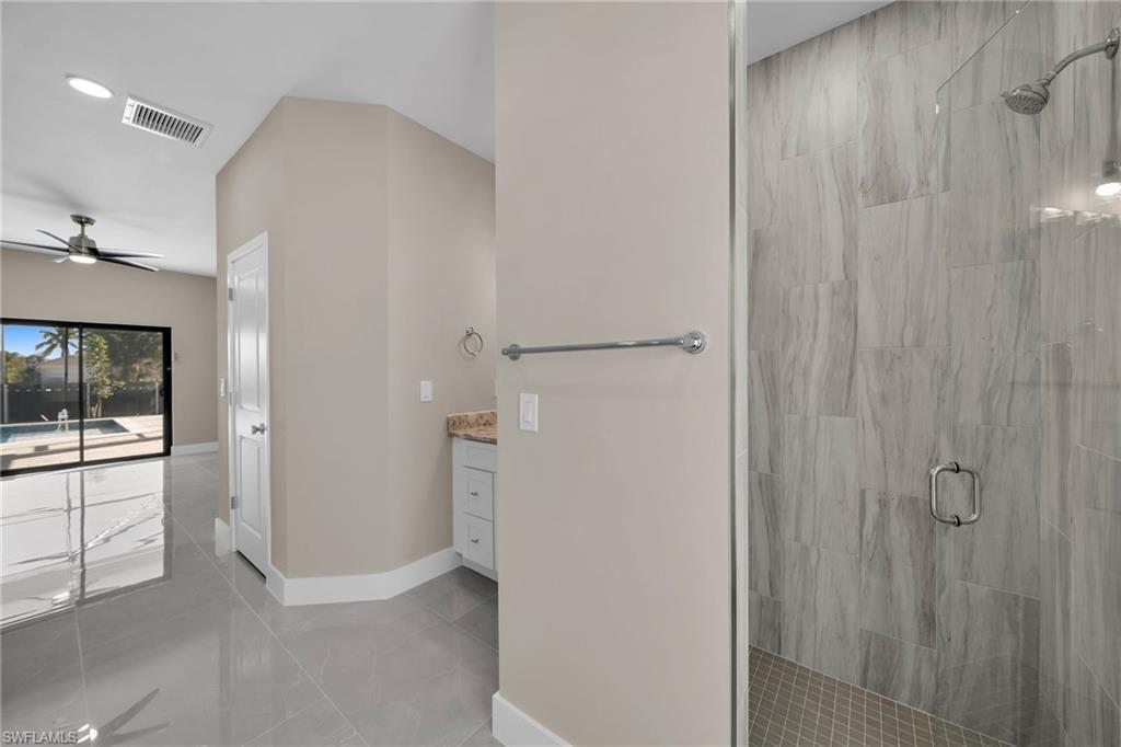 1245 Nw 35th Pl Property Photo 8