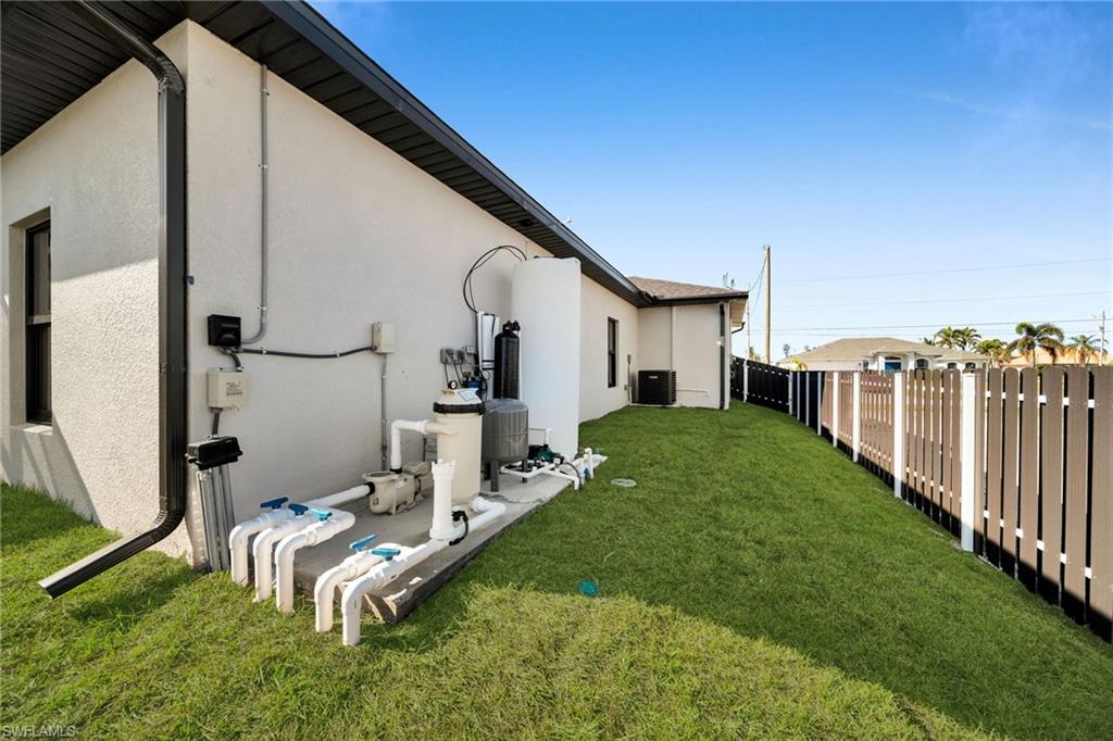 1245 Nw 35th Pl Property Photo 14