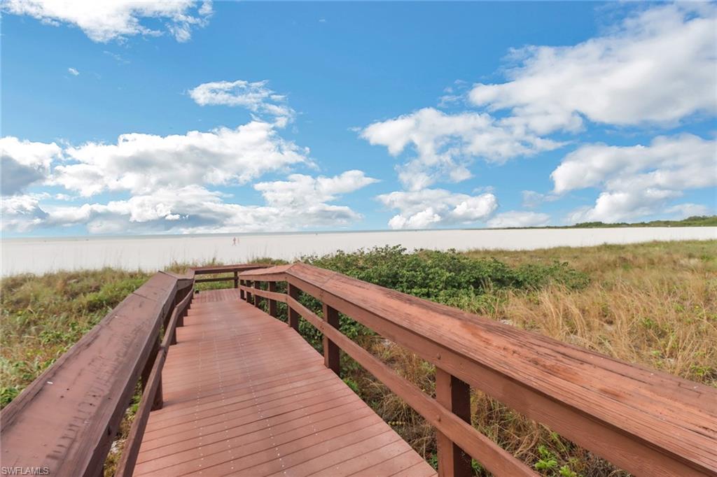 220 Seaview Ct # 316 Property Photo 4