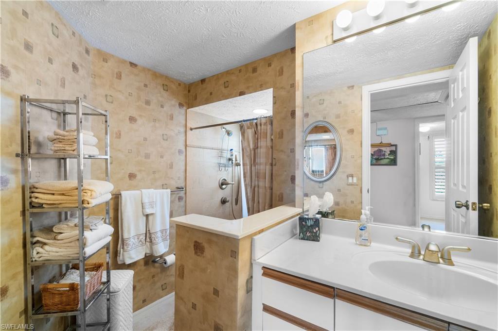 2206 Anchorage Ln # D Property Photo 17