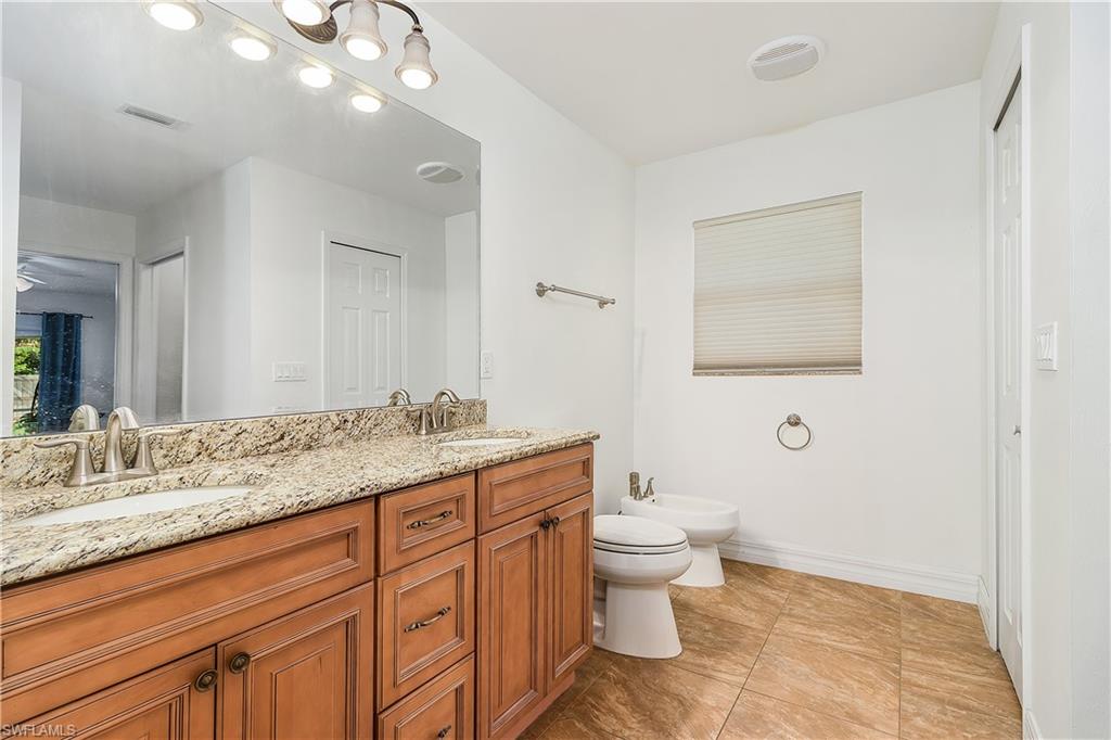1011 Se 25th Ln Property Photo 16