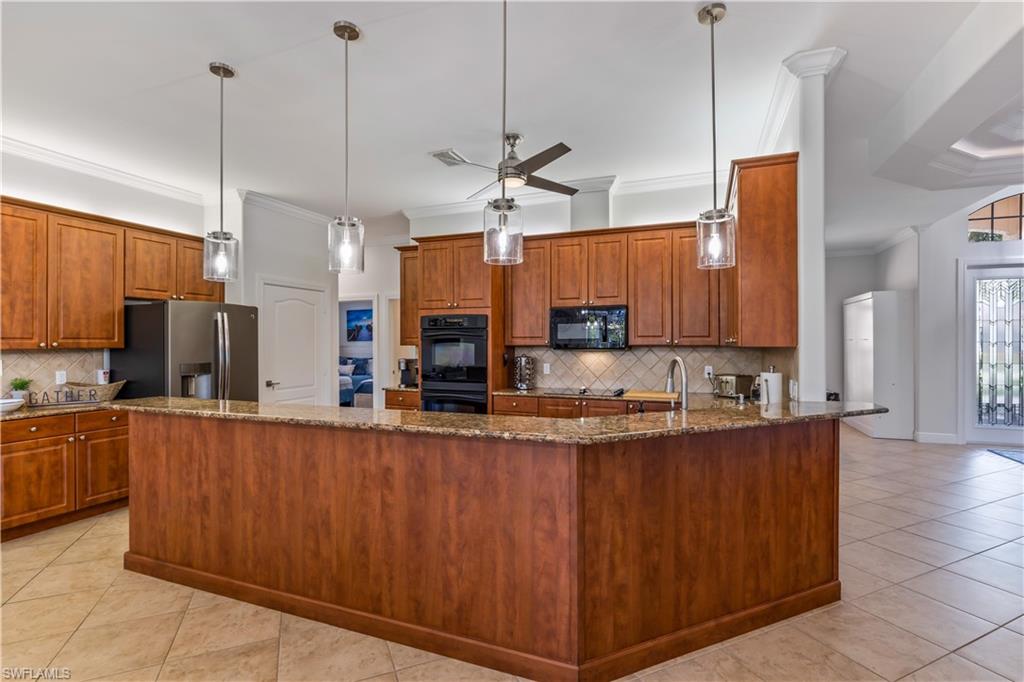 28424 Del Lago Way Property Photo 12