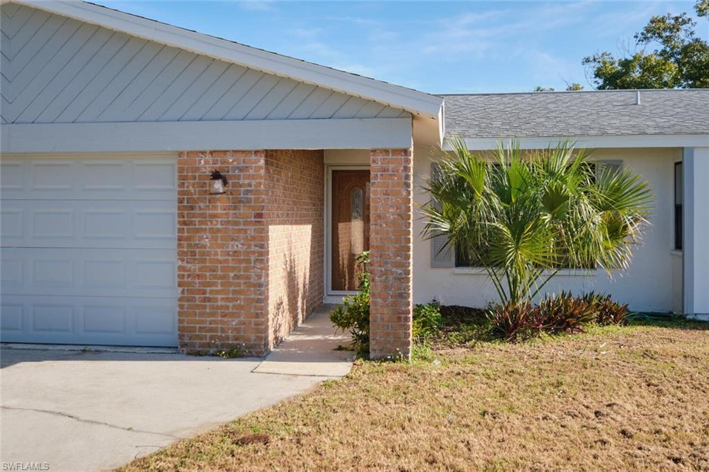 1374 Harbor View Dr Property Photo 3