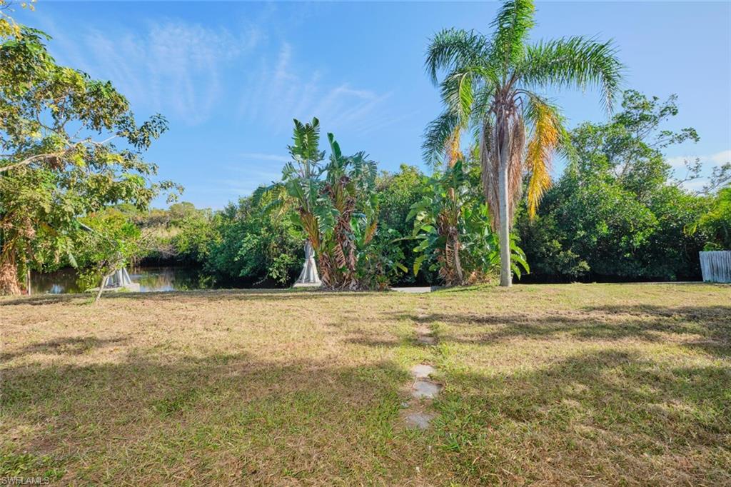 1374 Harbor View Dr Property Photo 6