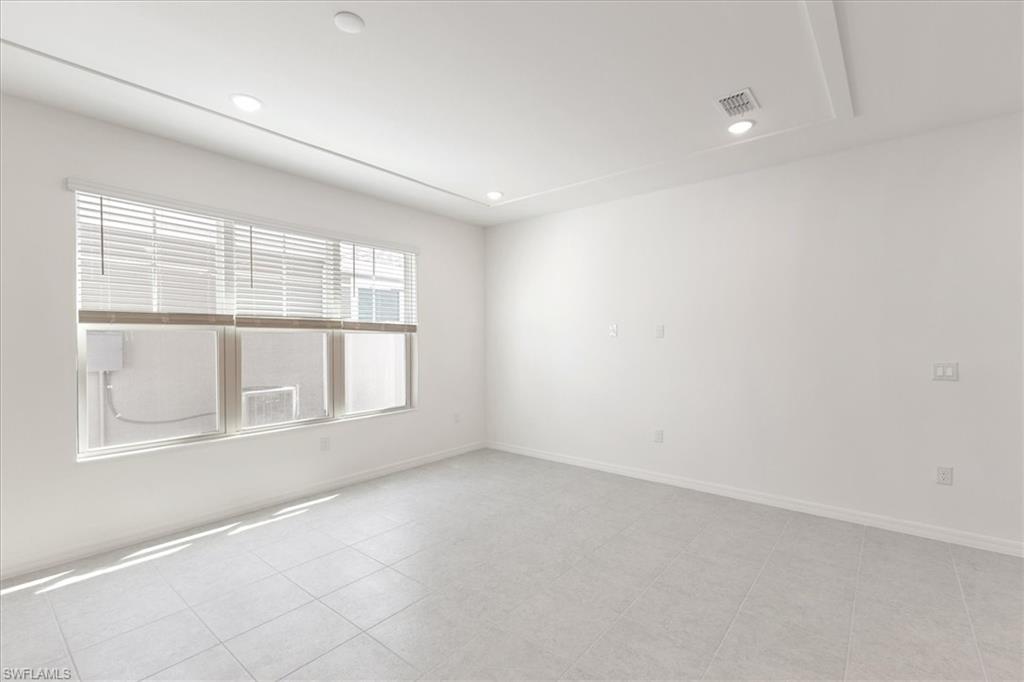 17330 Alderwood Ln Property Photo 3