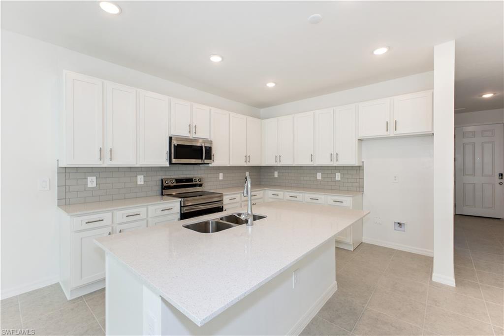 17330 Alderwood Ln Property Photo 2