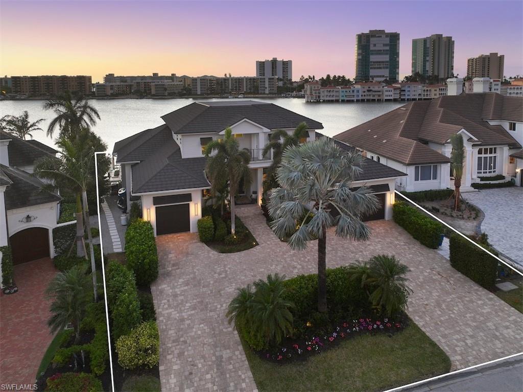 246 Mermaids Bight Property Photo 1